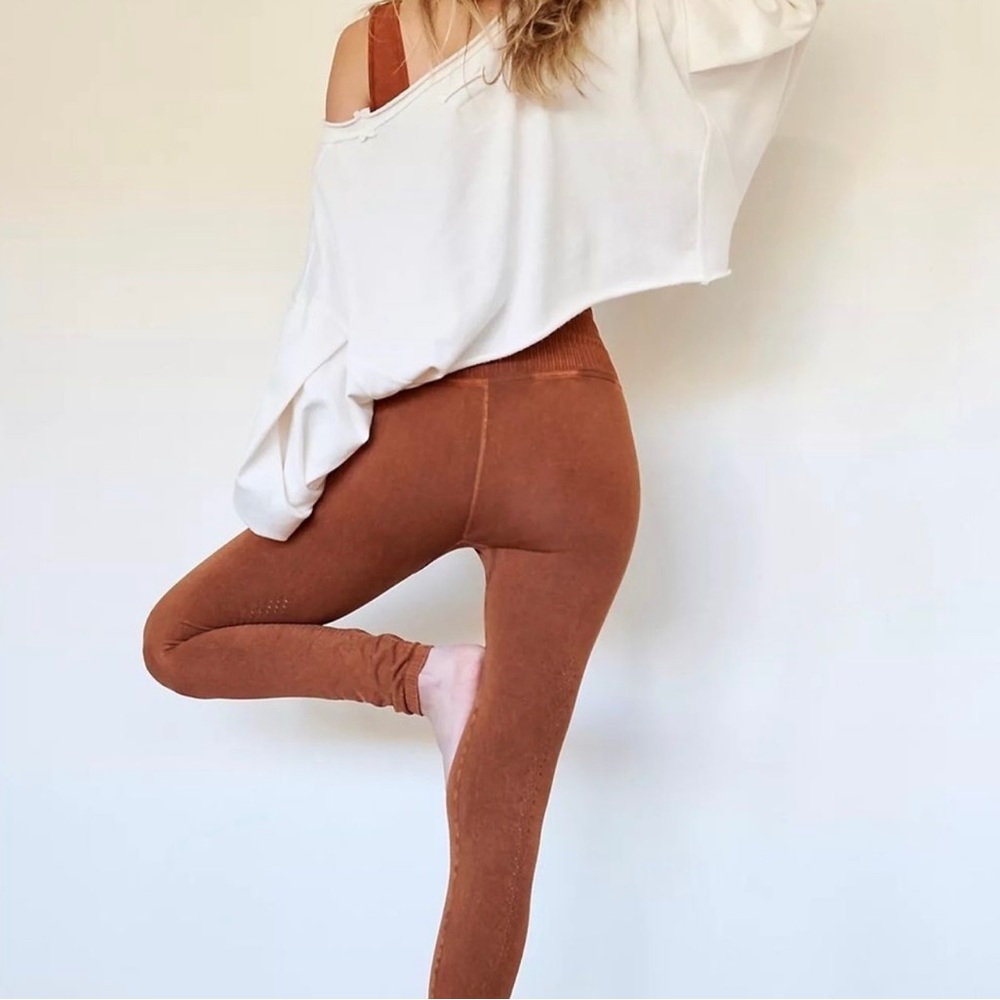 Free People Movement Set - Picture 3 of 7